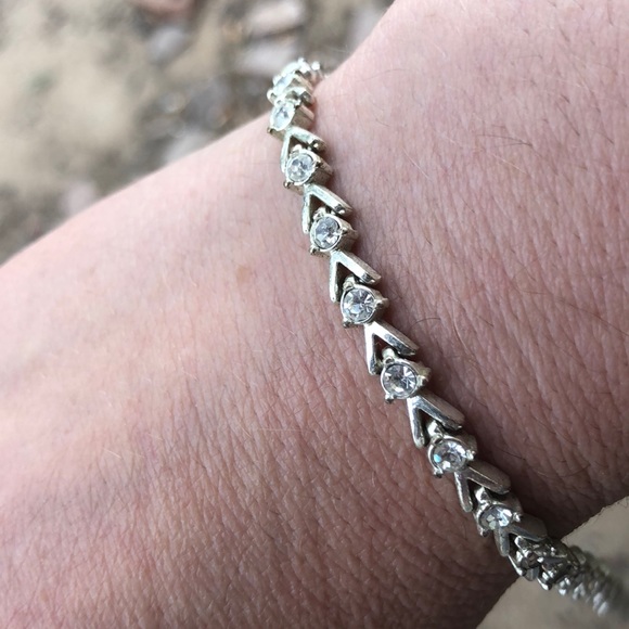 Jewelry - Beautiful tennis bracelet. Silver and cz